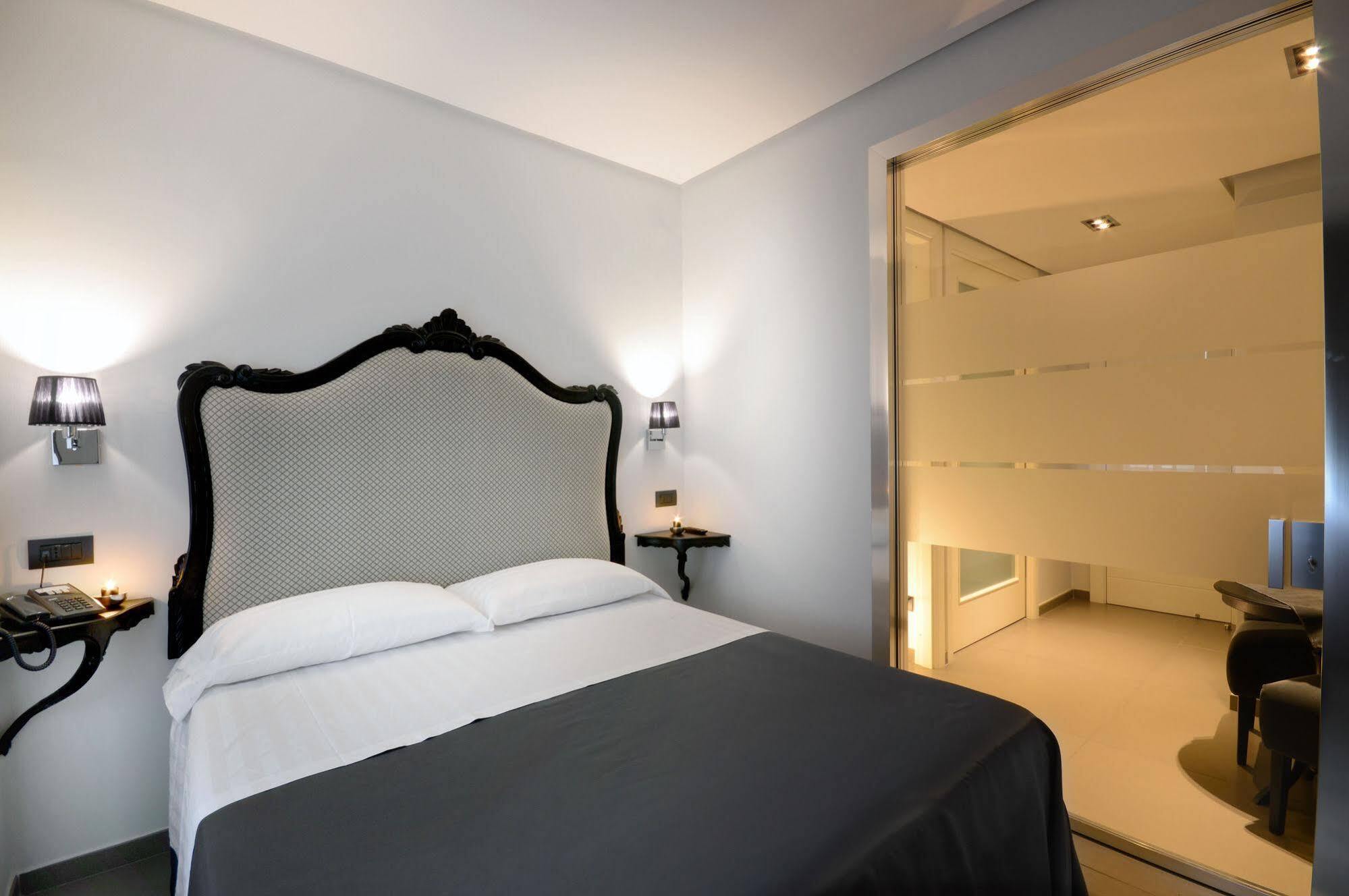 Barbarella Suite Neapel Exteriör bild