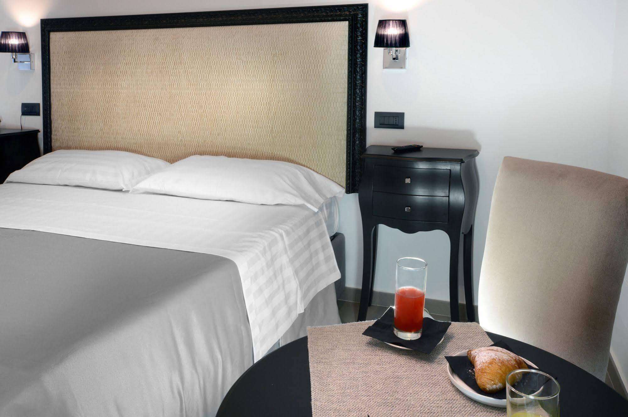 Barbarella Suite Neapel Exteriör bild