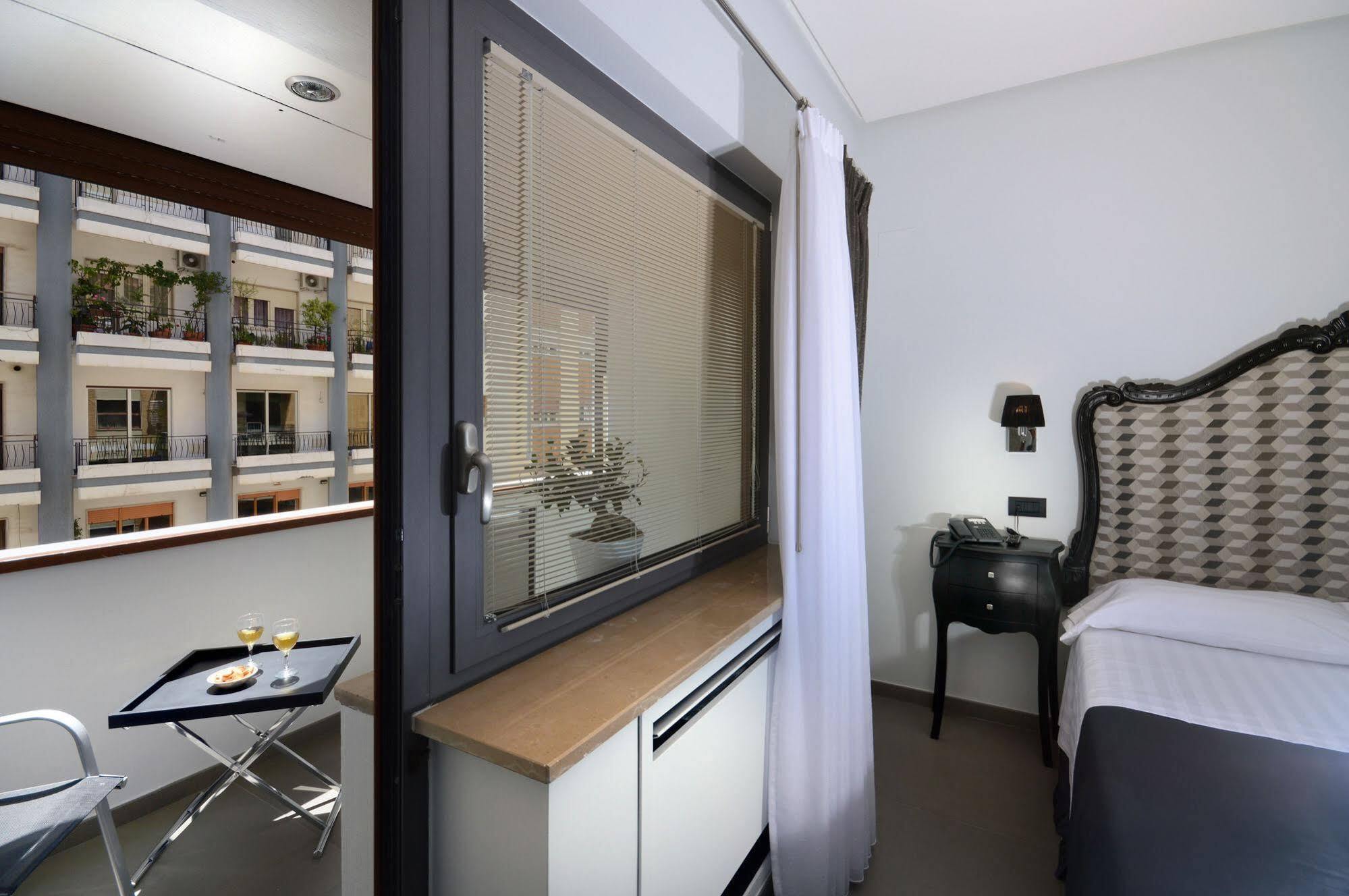 Barbarella Suite Neapel Exteriör bild